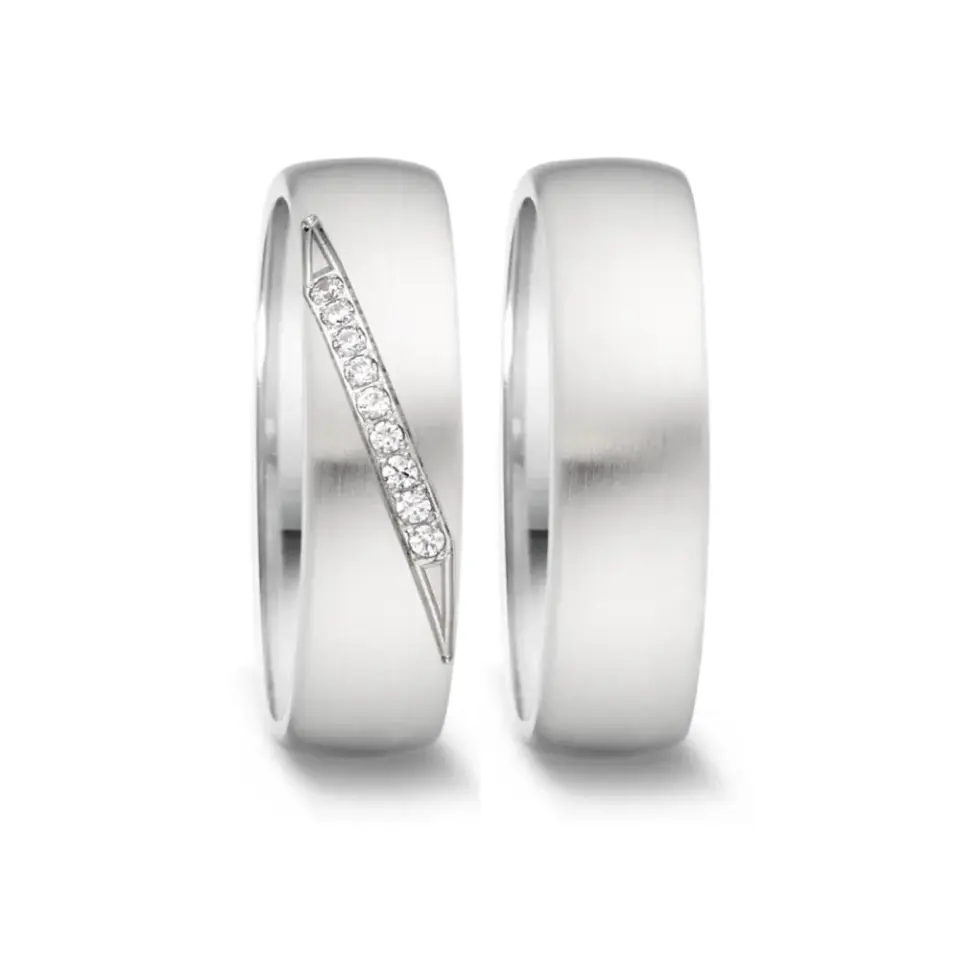 Alianzas de boda de acero con diamantes