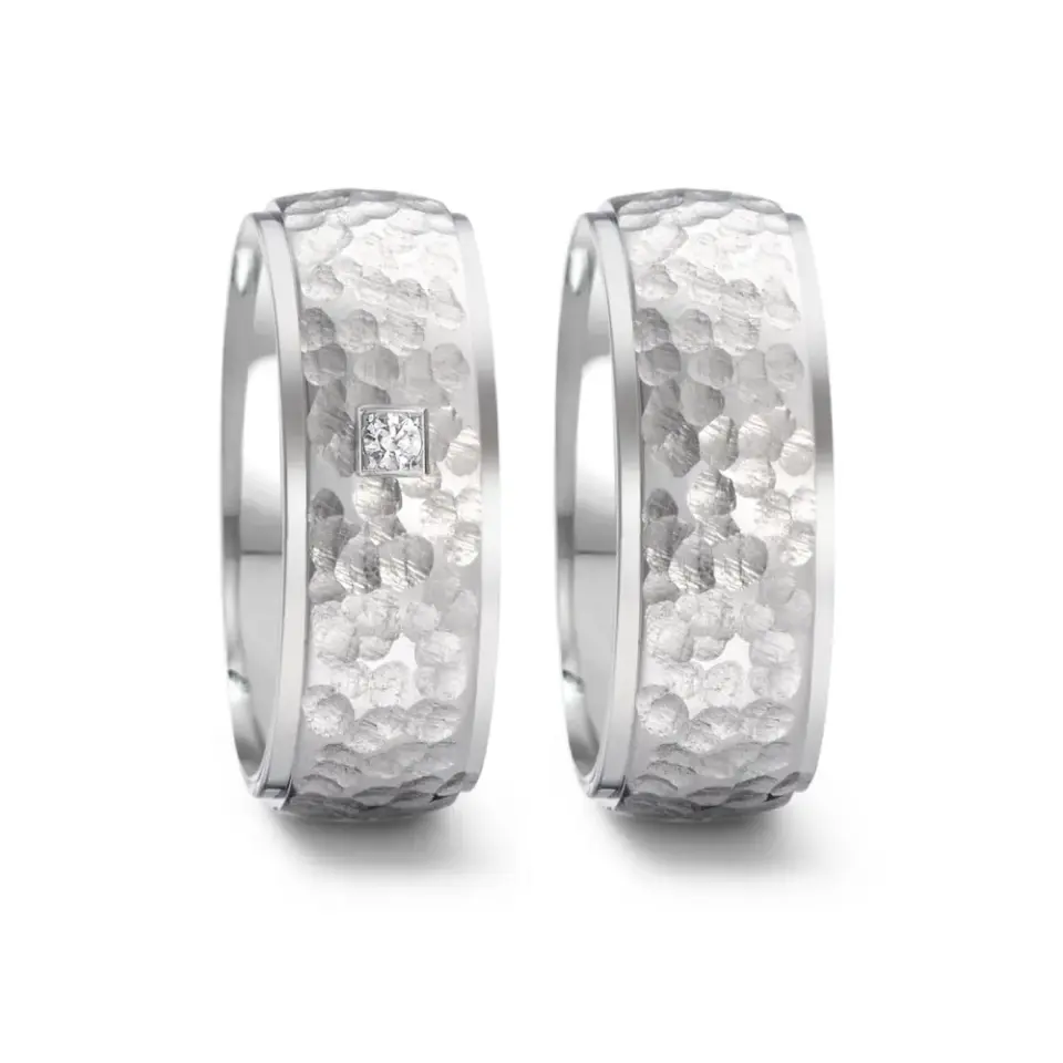 Alianzas de boda de acero con diamante