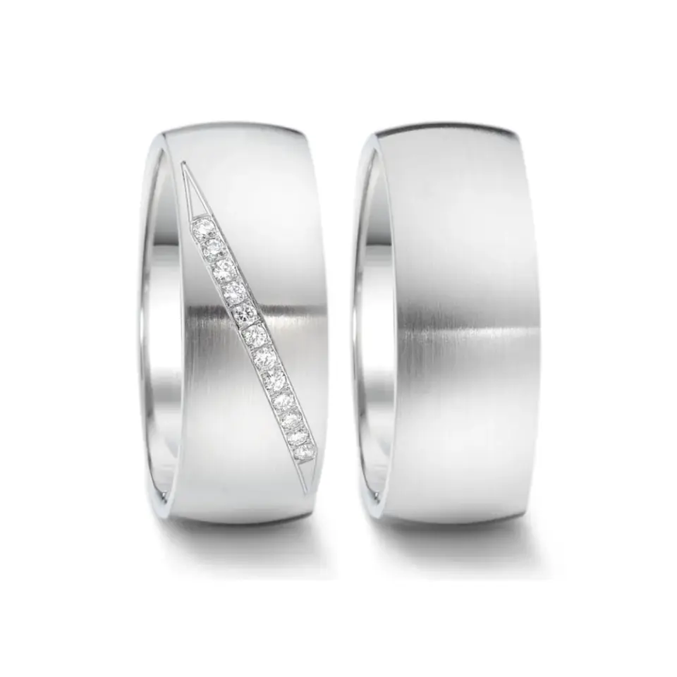 Alianzas de boda de acero con diamantes