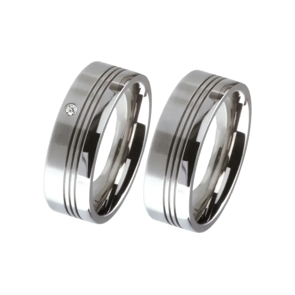 Alianzas de boda de acero con diamante
