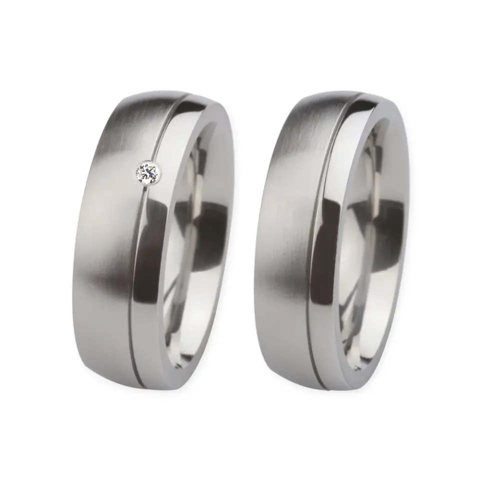 Alianzas de boda de acero con diamante