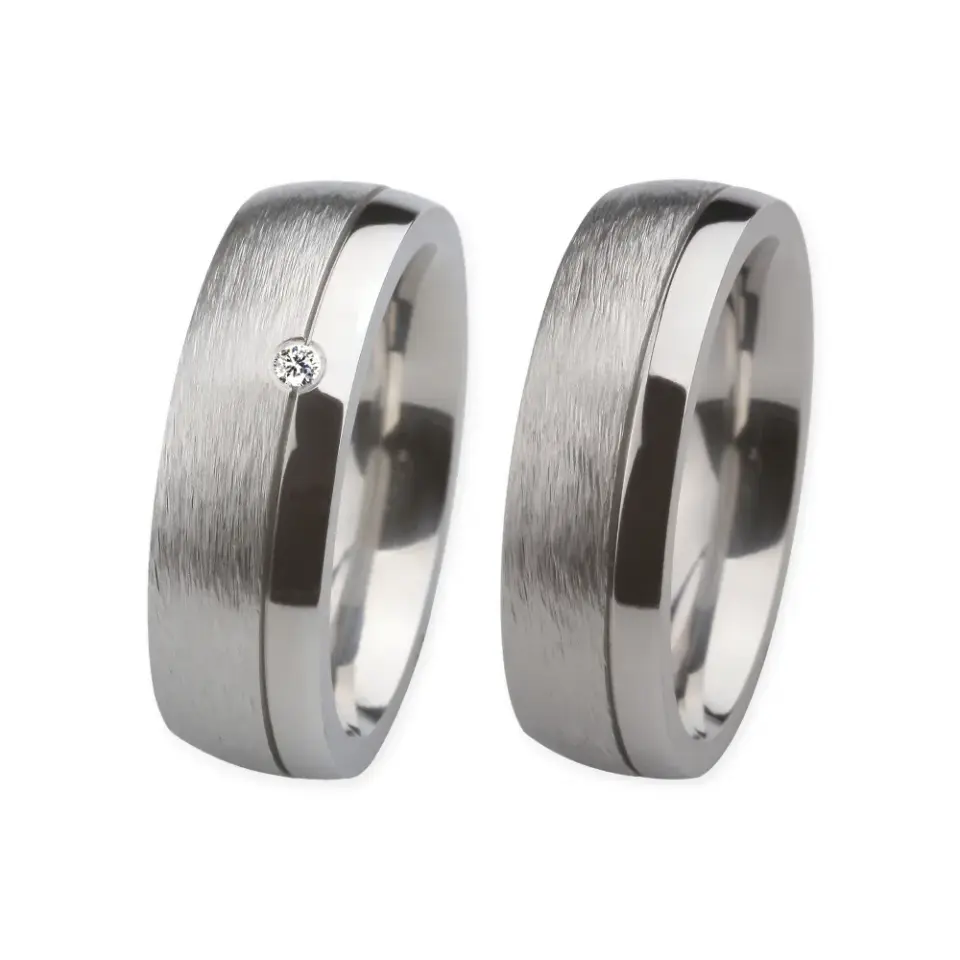 Alianzas de boda de acero con diamante