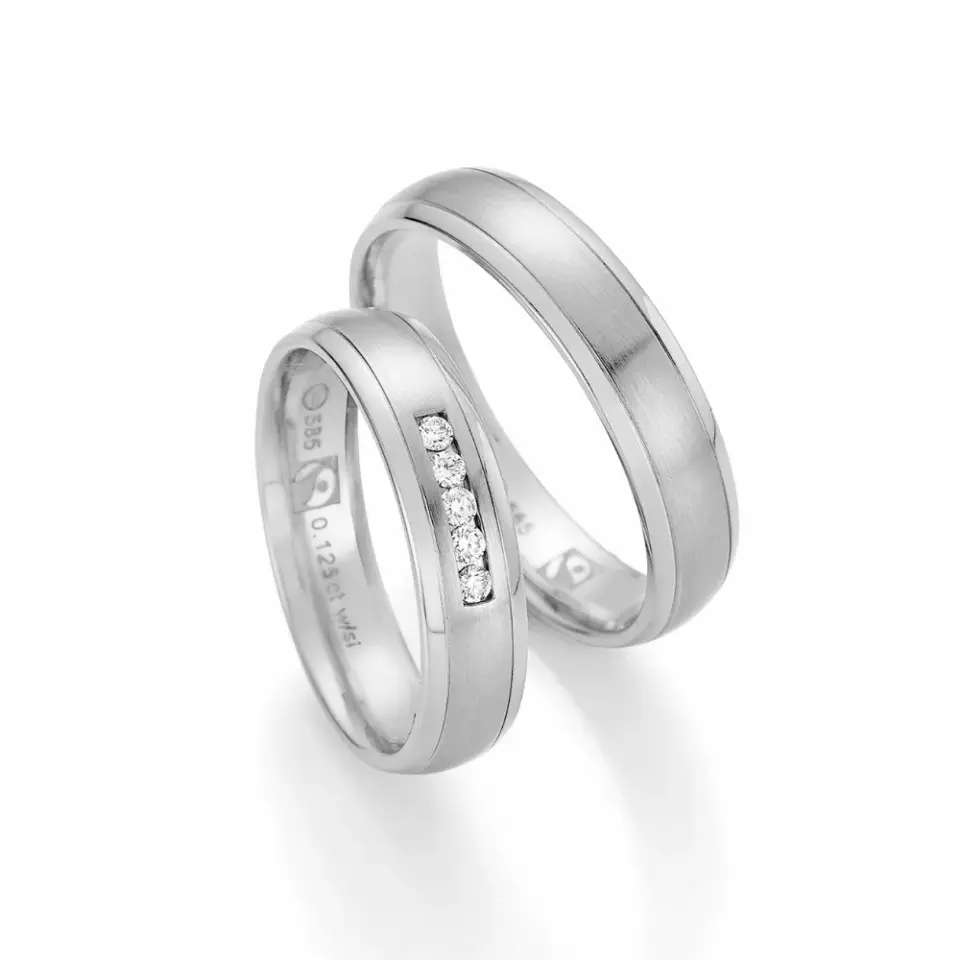 Alianzas de boda de oro blanco con diamantes
