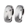Alianzas de boda de acero con diamante