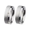 Alianzas de boda de acero con diamante