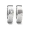 Alianzas de boda de acero con diamante