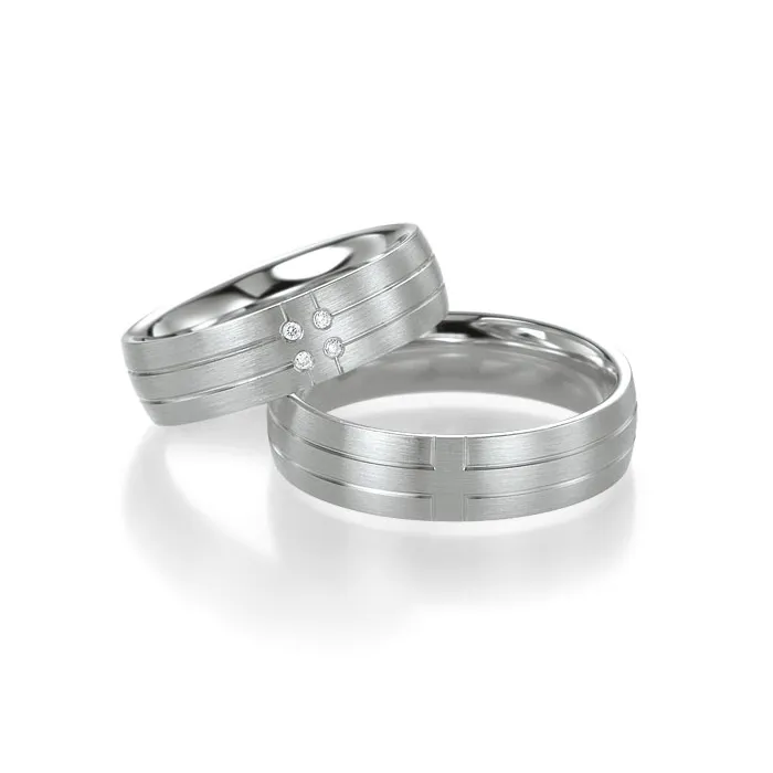 Alianzas de boda de plata con diamantes