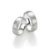 Alianzas de boda de plata con diamantes