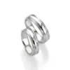 Alianzas de boda de plata con diamante