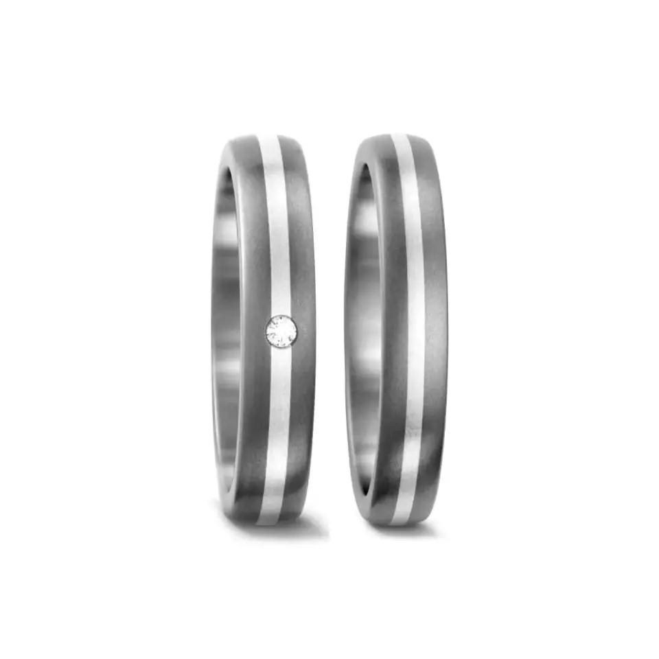 Alianzas de boda de titanio y plata con diamante