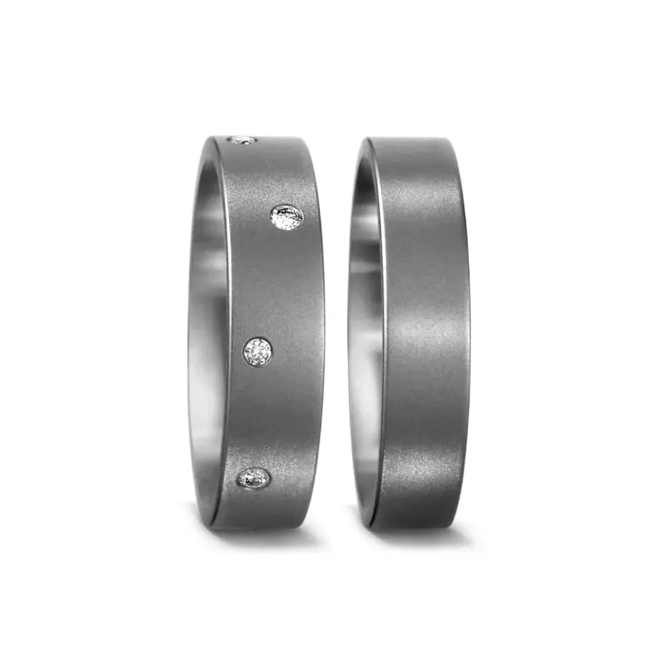 Alianzas de boda de titanio con diamantes