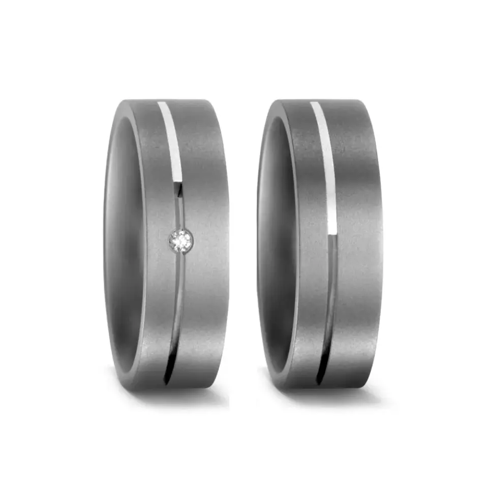Alianzas de boda de titanio y plata con diamante