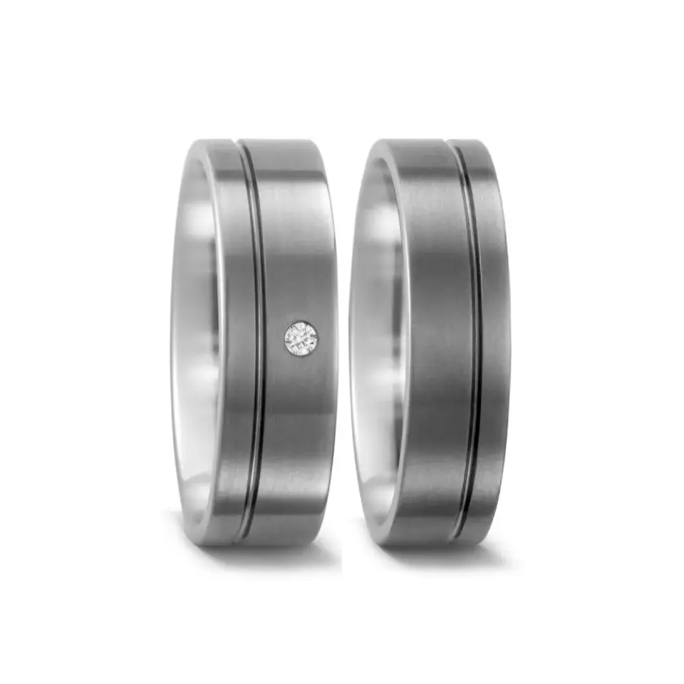 Alianzas de boda de titanio con diamante