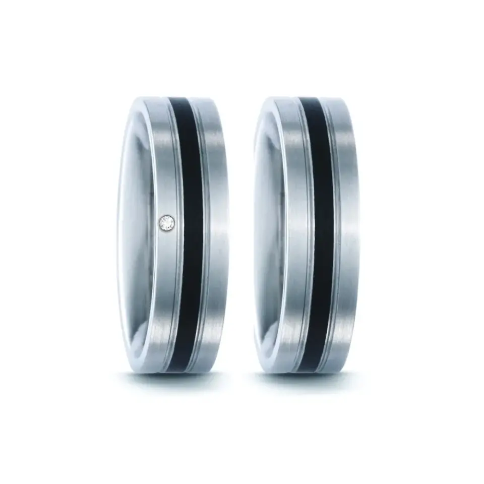 Alianzas de boda de titanio y cerámica con diamante