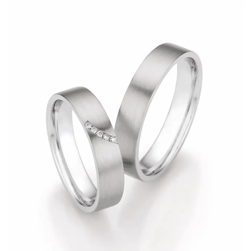 Alianzas de boda de platino con diamantes