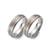 Alianzas de boda de titanio y oro rosado con diamante