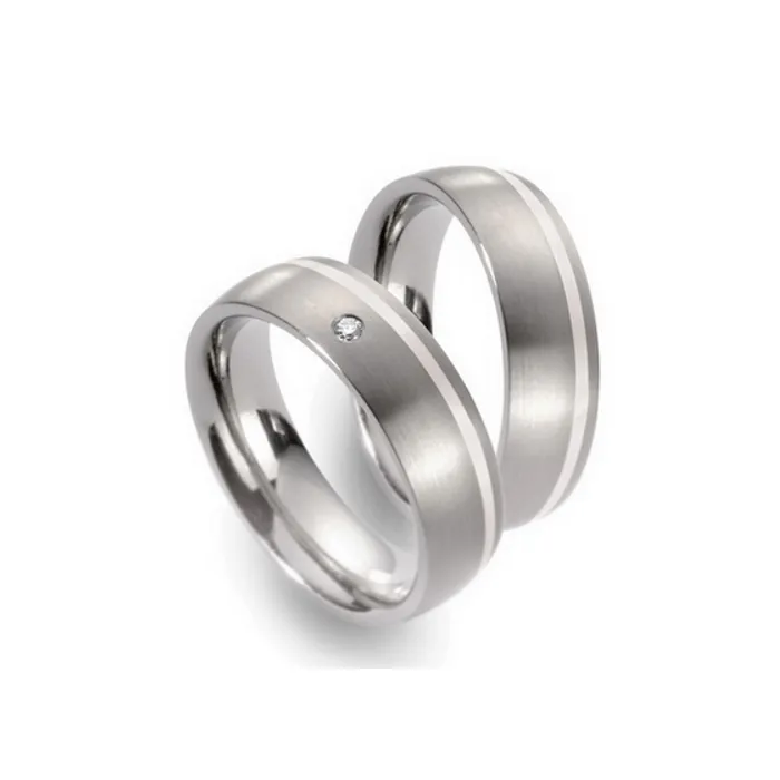 Alianzas de boda de titanio y platino con diamante