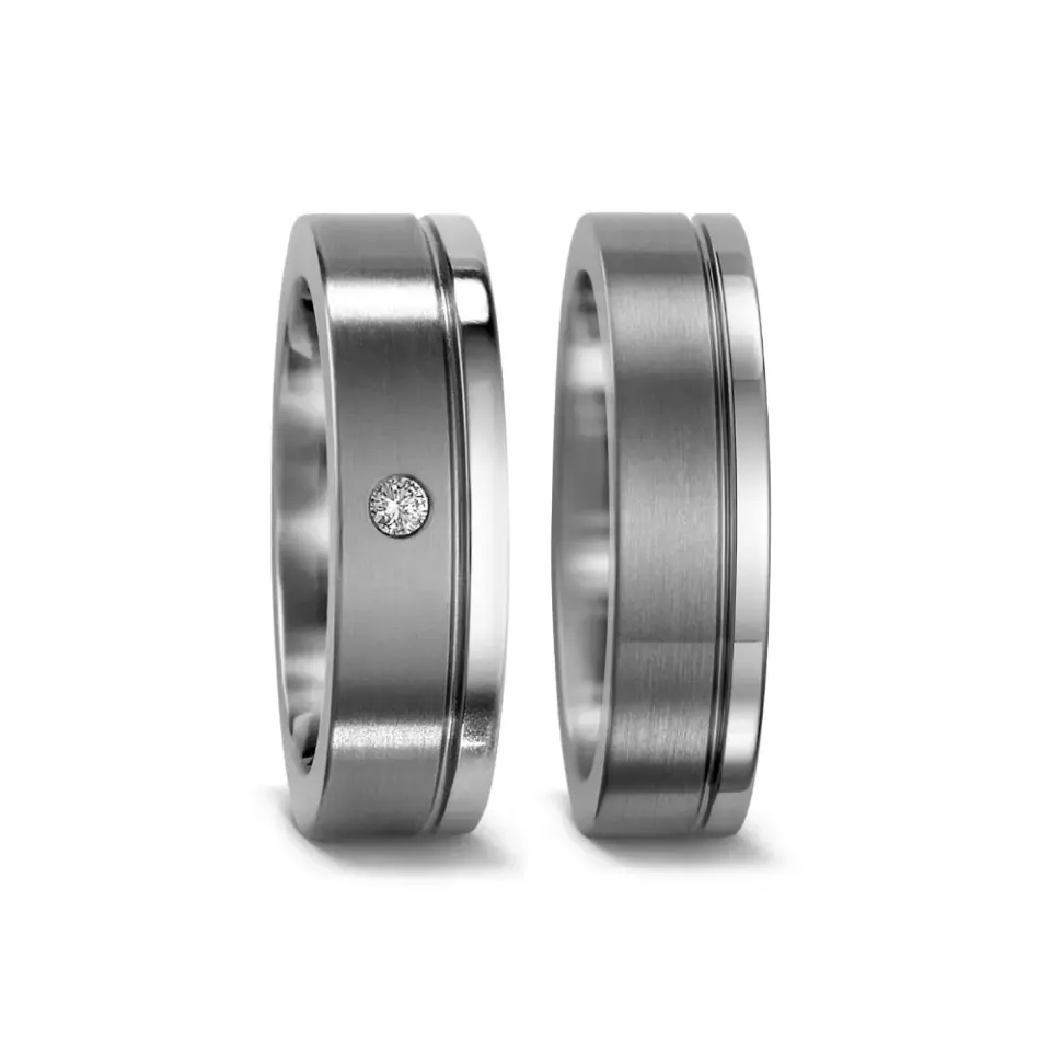 Alianzas de boda de titanio con diamante