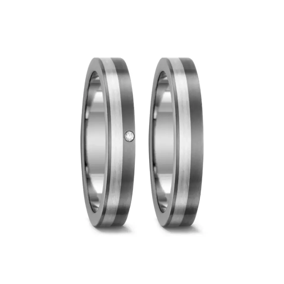 Alianzas de boda de titanio y plata con diamante