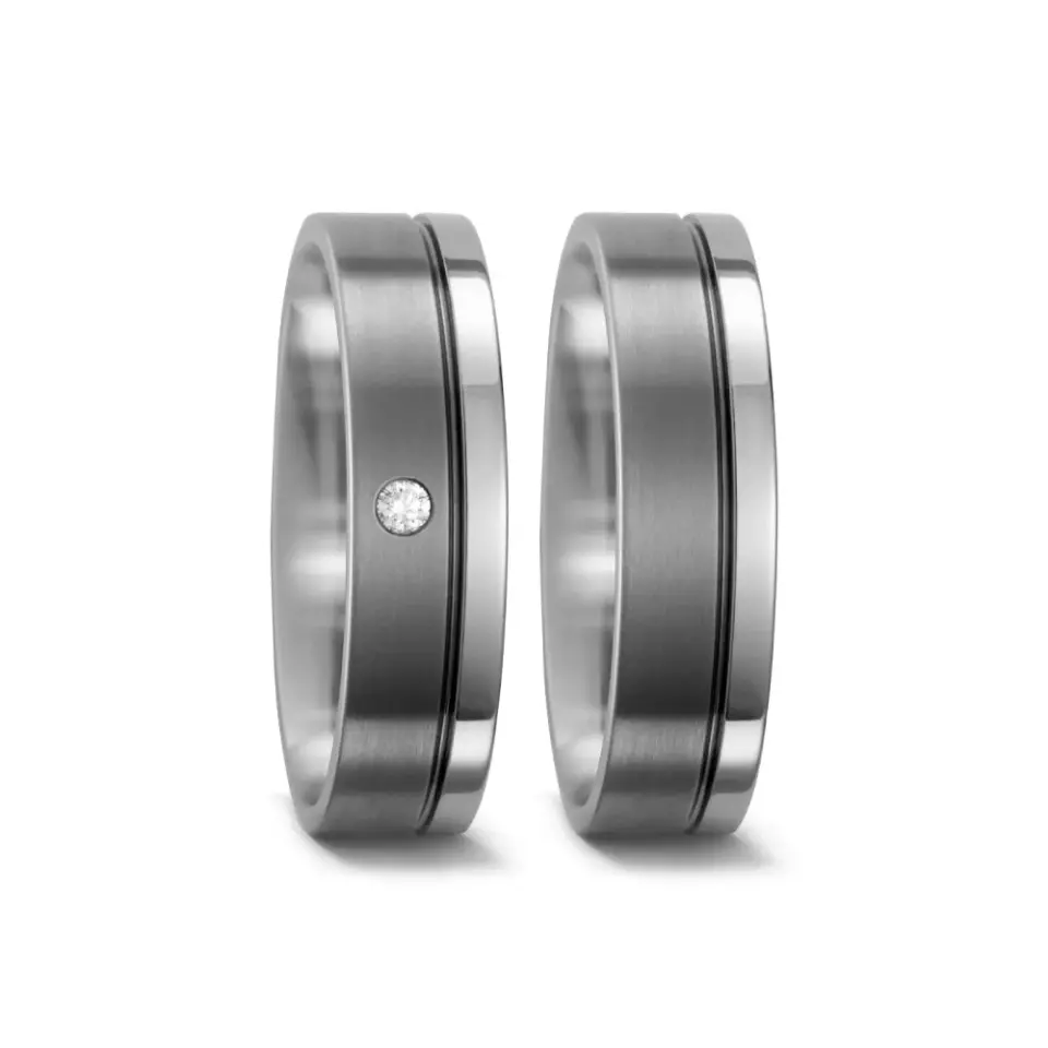Alianzas de boda de titanio con diamante