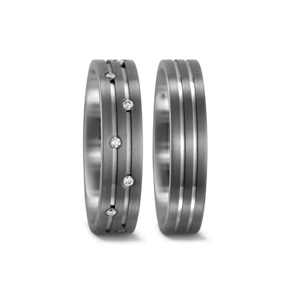 Alianzas de boda de titanio con diamantes