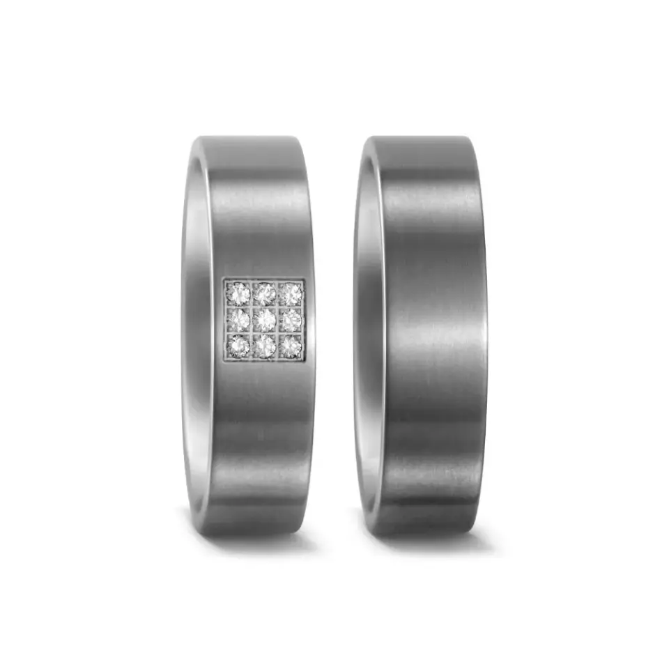 Alianzas de boda de titanio con diamantes