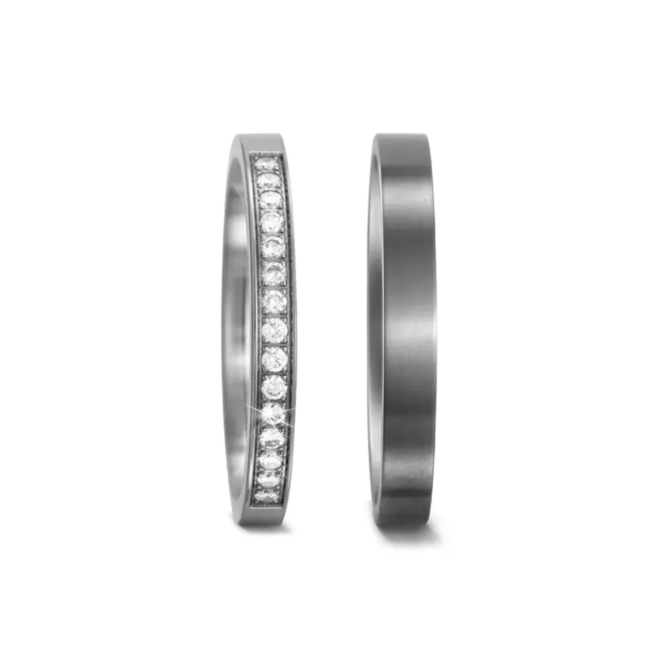 Alianzas de boda de titanio con diamantes