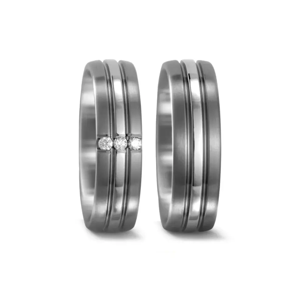 Alianzas de boda de titanio con diamantes