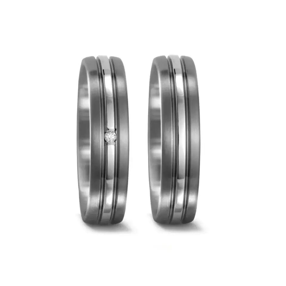 Alianzas de boda de titanio con diamante