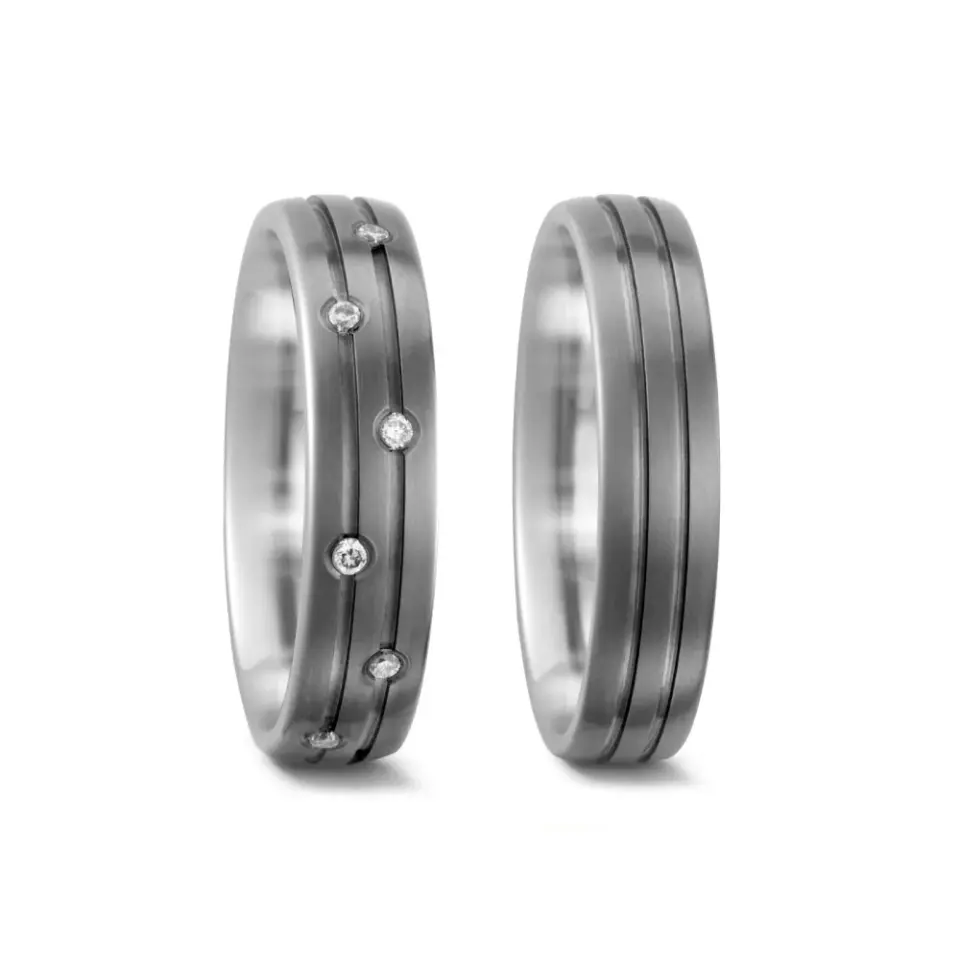 Alianzas de boda de titanio con diamantes
