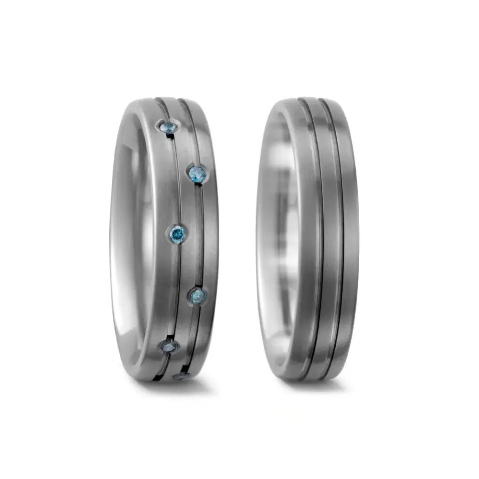 Alianzas de boda de titanio con diamantes