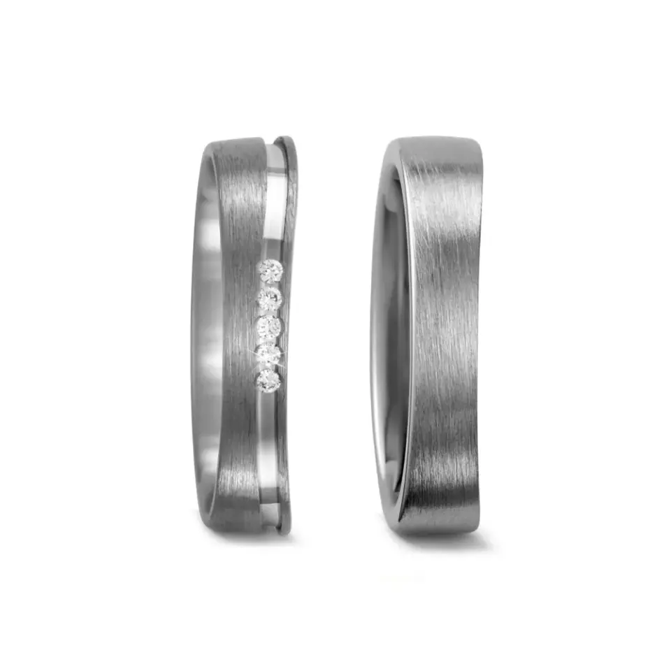 Alianzas de boda de titanio con diamantes