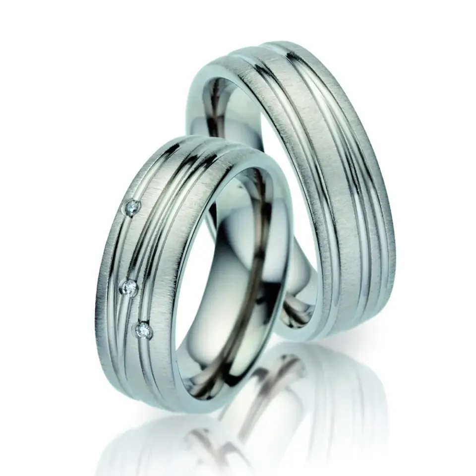 Alianzas de boda de titanio con diamantes