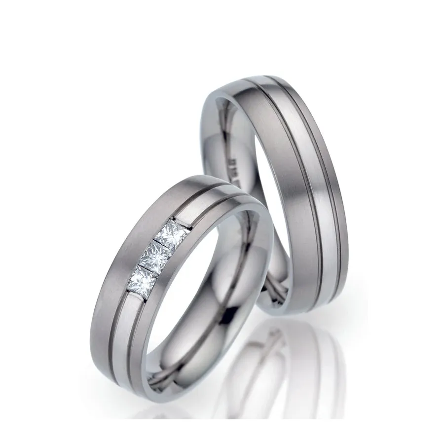 Alianzas de boda de titanio y platino con diamantes