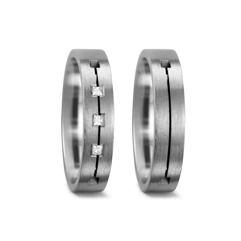 Alianzas de boda de titanio con diamantes