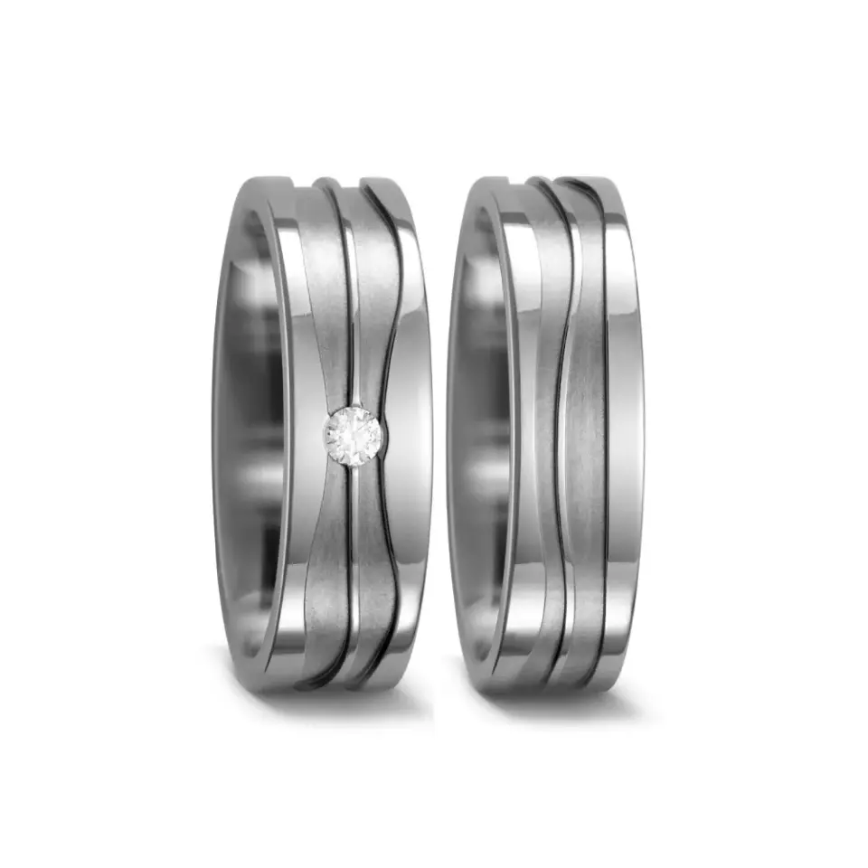 Alianzas de boda de titanio con diamante
