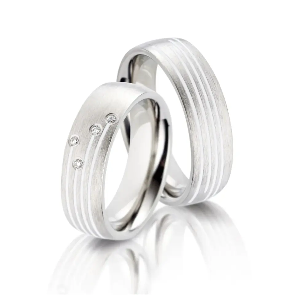 Alianzas de boda de titanio y cerámica con diamantes