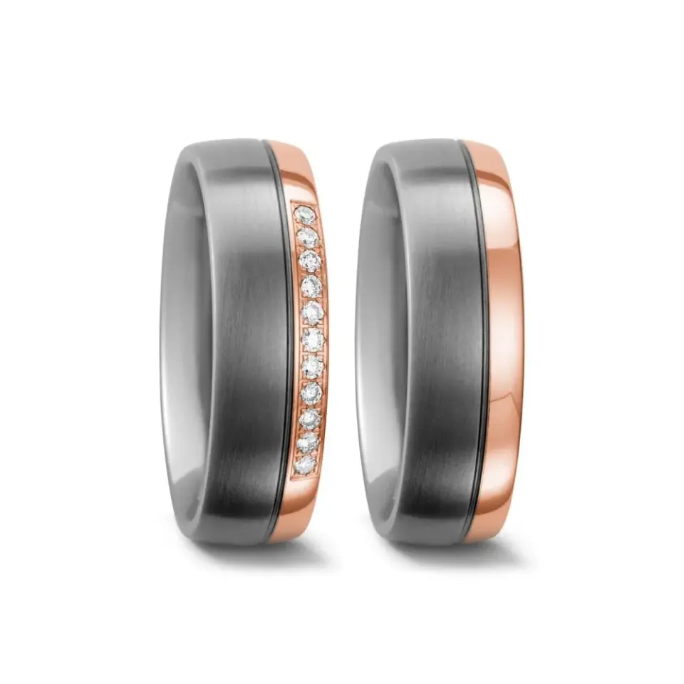 Alianzas de boda de titanio y oro rosado con diamantes