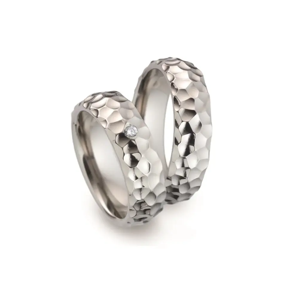 Alianzas de boda de titanio con diamante