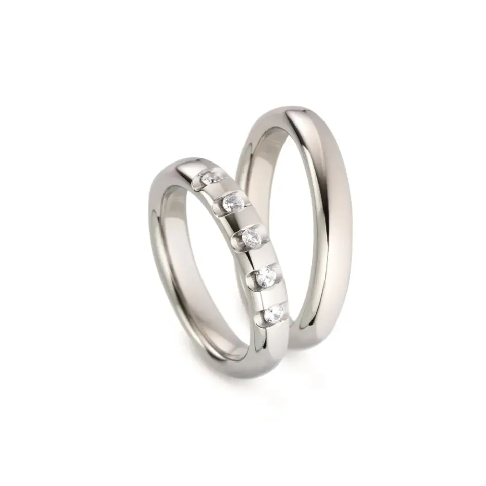 Alianzas de boda de titanio con diamantes