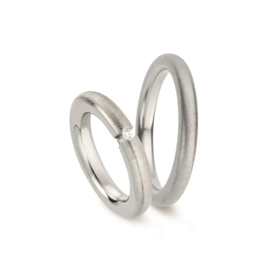 Alianzas de boda de titanio con diamante