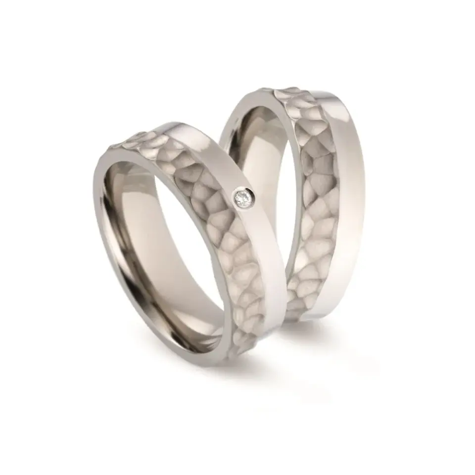 Alianzas de boda de titanio con diamante