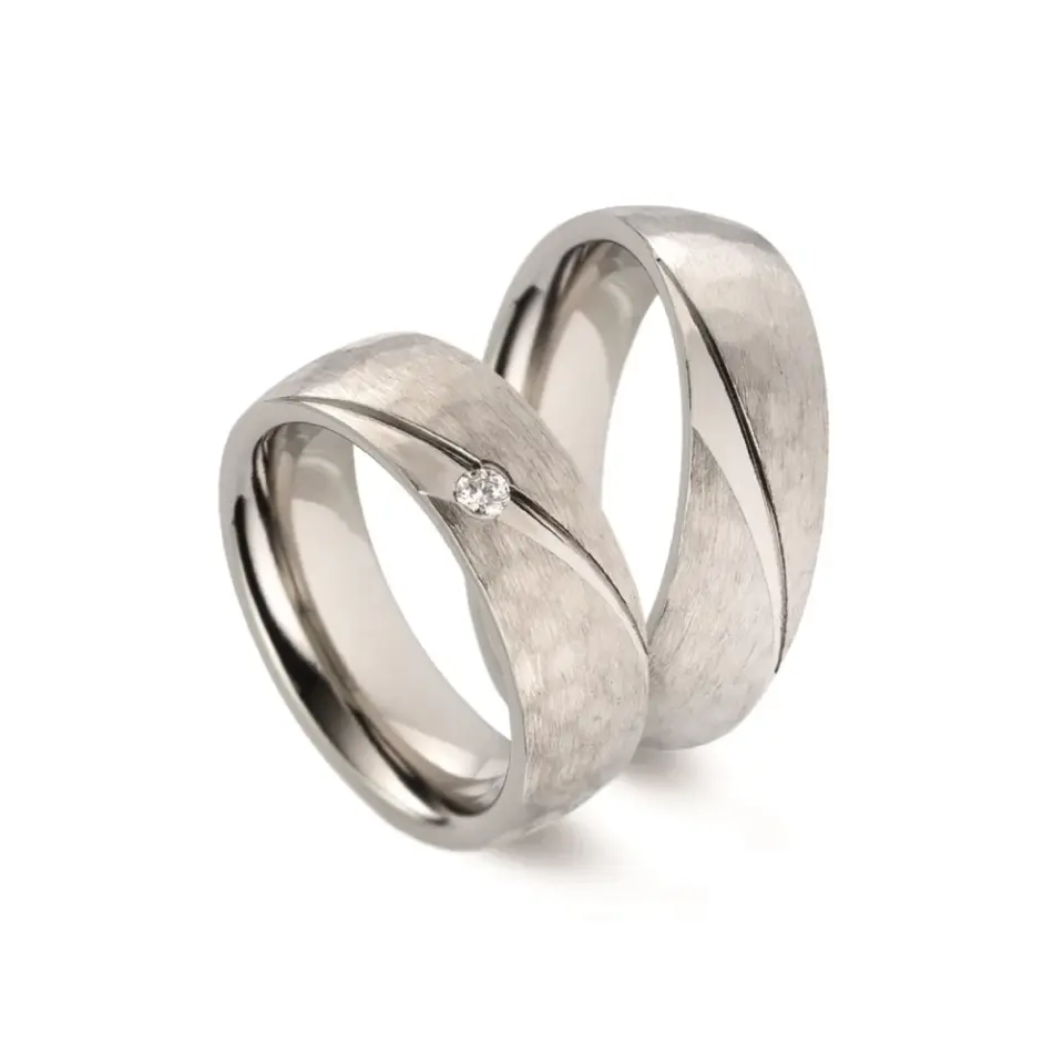 Alianzas de boda de titanio con diamante