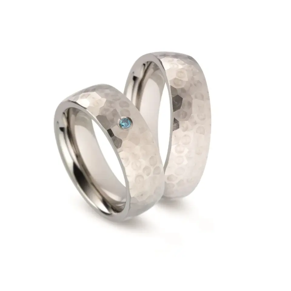Alianzas de boda de titanio con diamante