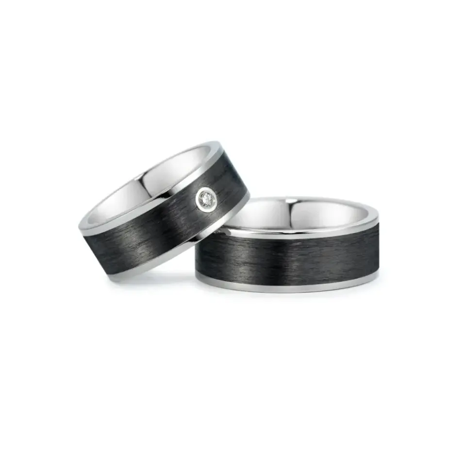 Alianzas de boda de titanio y carbono con diamante