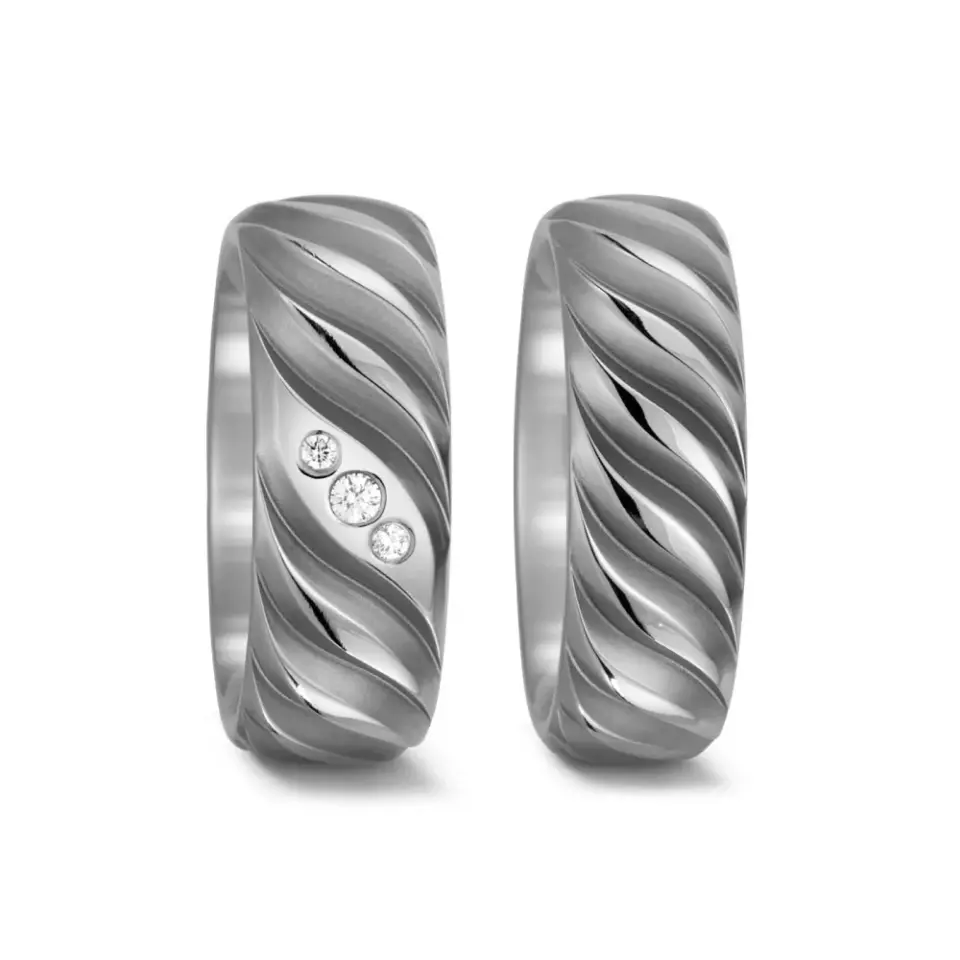 Alianzas de boda de titanio con diamantes