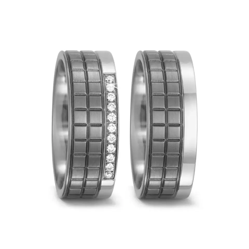 Alianzas de boda de titanio con diamantes