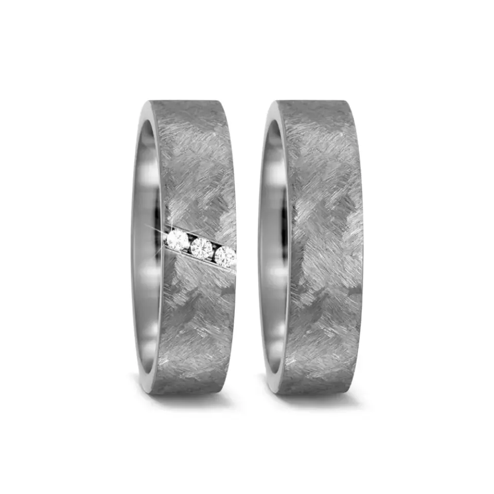 Alianzas de boda de titanio con diamantes