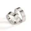 Alianzas de boda de plata con diamante