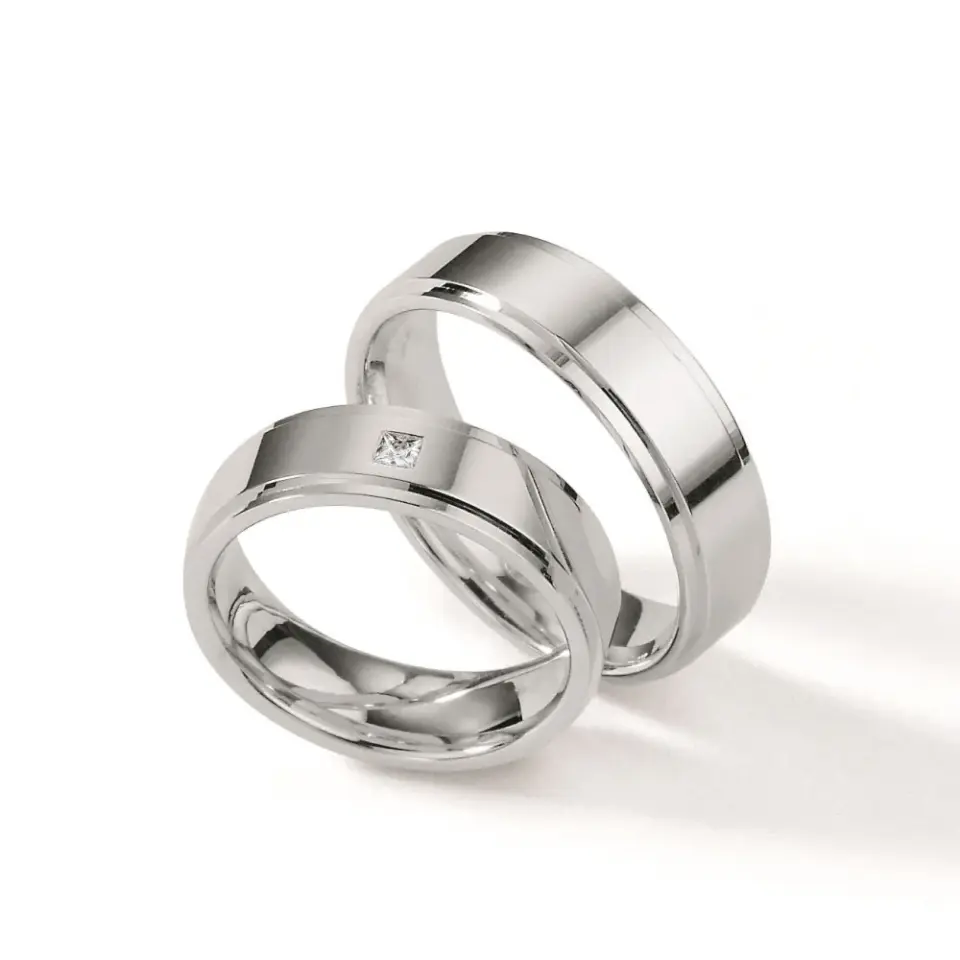 Alianzas de boda de plata con diamante